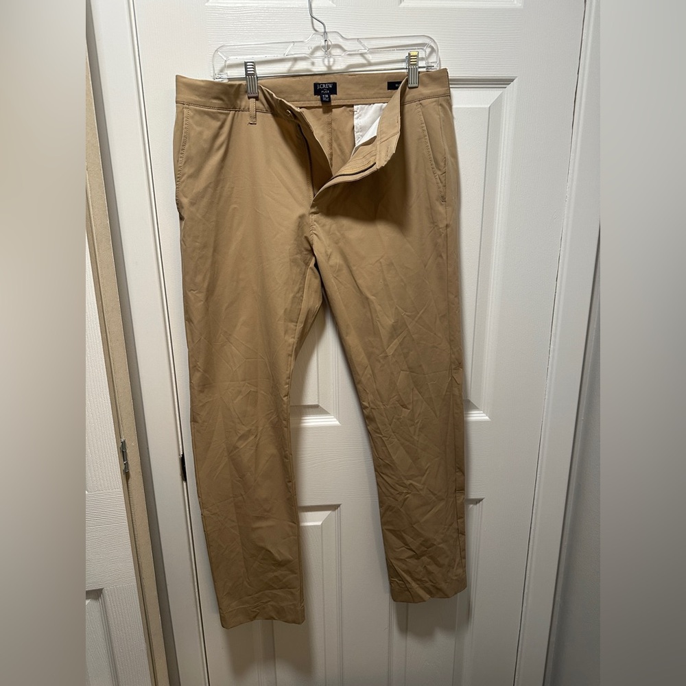 mens like new j crew tan khaki athleisure stretch material pants 32x30